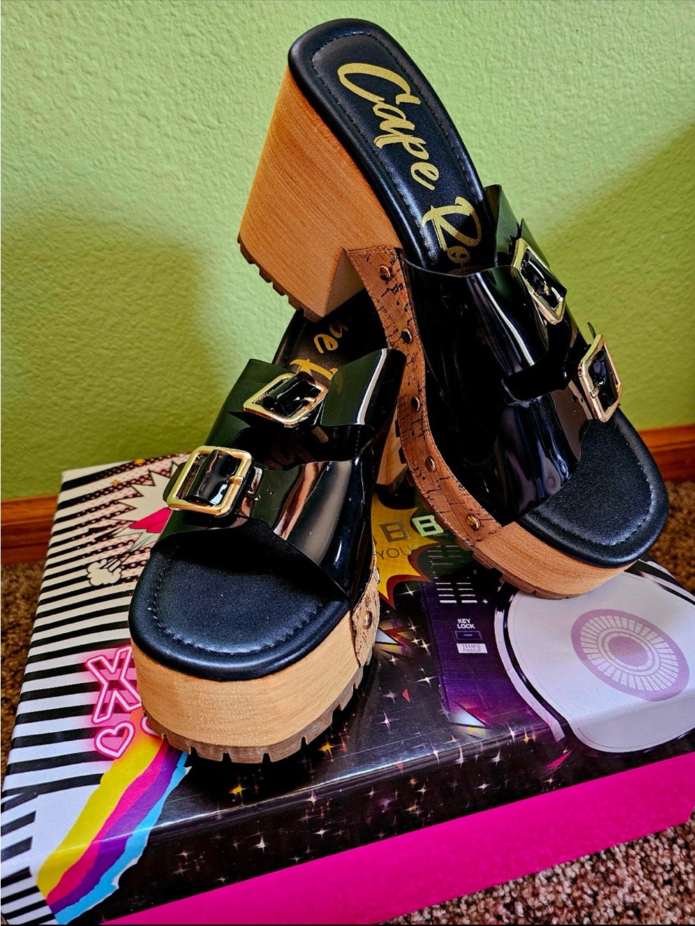 Cape Robbin Black Jelly Patent Double-Buckle Platform Taniko Sandals Size 9W/NWB